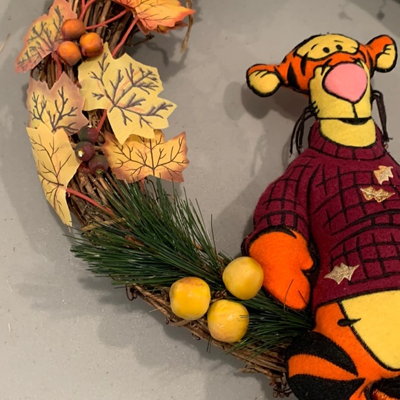 Disney Tigger fall wreath 14” - Picture 3 of 10